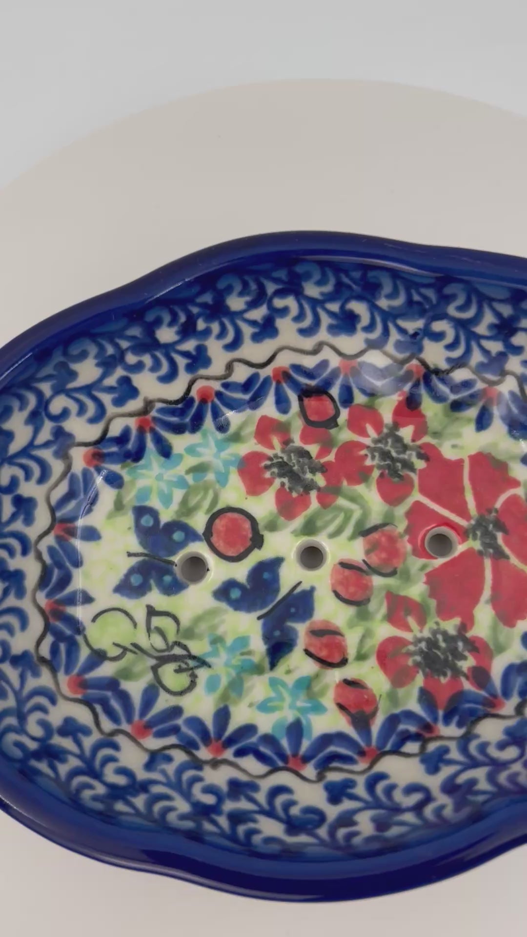 This 5” soap dish is a handmade by talented Polish artisans.
Ceramika Bona Company
5" X 4.25" x 1.26"