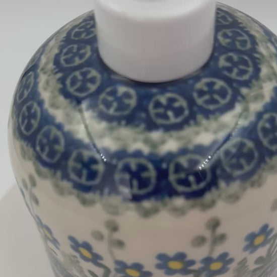  7” floral soap dispenser is a handmade by talented Polish artisans. Dimensions 6.73” x 3.74"
Ceramika Artystyczna Company
