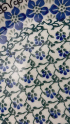  7.91” plate in the Unikat Blue Dogwood pattern