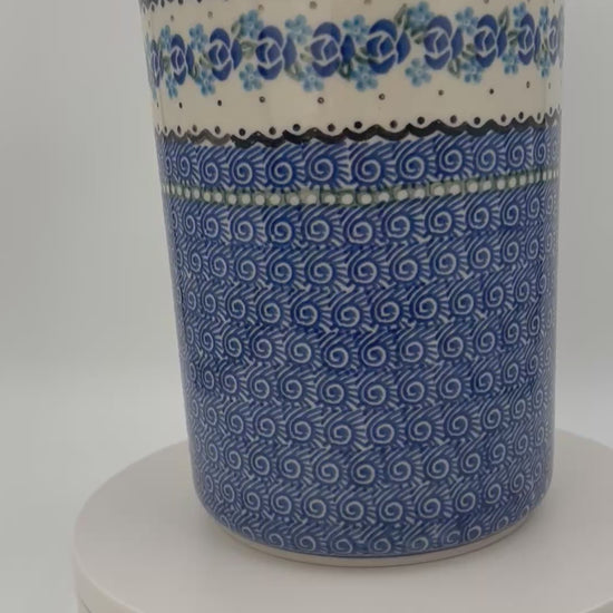 This 8” blue Utensil holder is a handmade by talented Polish artisans. This stoneware is microwave, oven and dishwasher safe as well as chip resistant.
