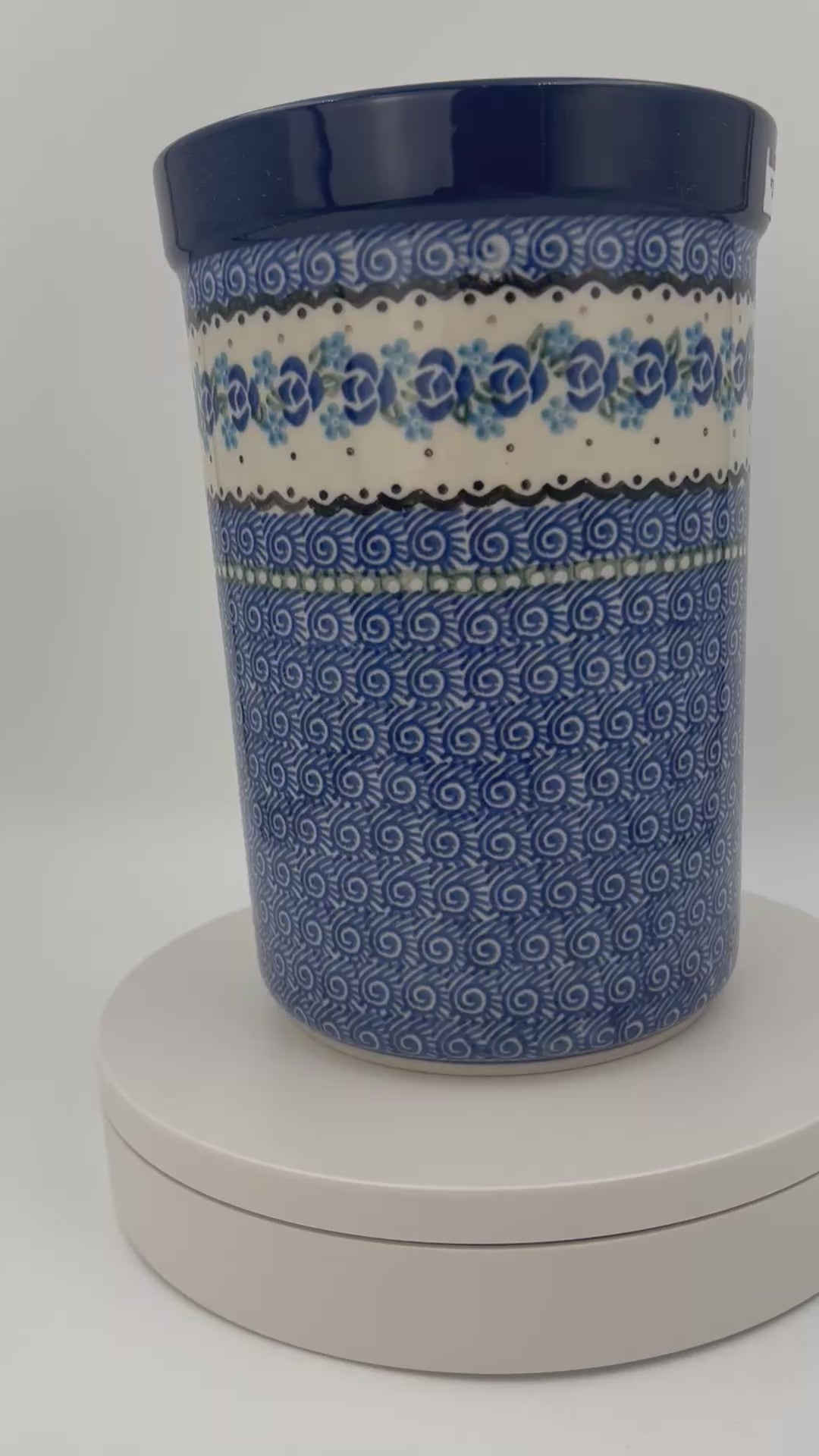 This 8” blue Utensil holder is a handmade by talented Polish artisans. This stoneware is microwave, oven and dishwasher safe as well as chip resistant.