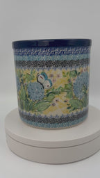 6” Blue hyudrangea Utensil holder is a handmade by talented Polish artisans. Polish UNIKAT signature utensil jar, hand painted
Ceramika Artystyczna Company