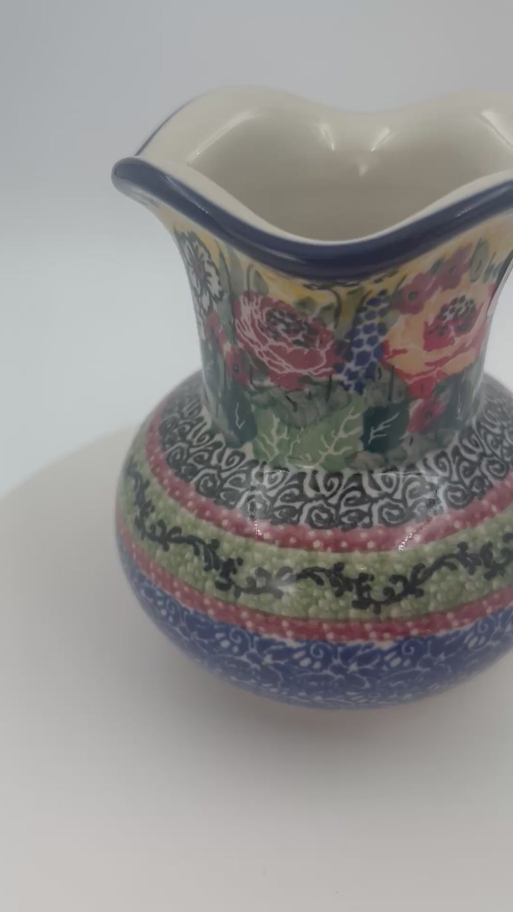 This 4” floral vase is a handmade by talented Polish artisans. This is a Polish UNIKAT signature vase.Dimensions 4.33 X 3.35 X 3.35
Ceramika Artystyczna Company