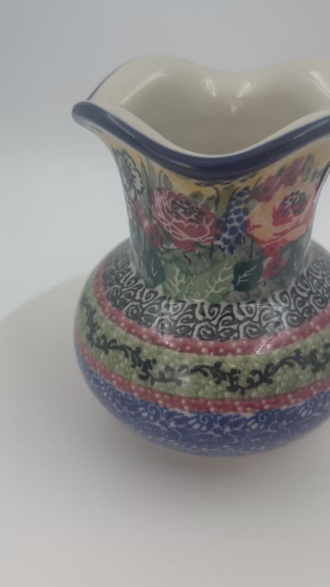 This 4” floral vase is a handmade by talented Polish artisans. This is a Polish UNIKAT signature vase.Dimensions 4.33 X 3.35 X 3.35
Ceramika Artystyczna Company